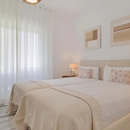 2 Bedroom In Medina Garden - Puerto Banus * Marbellac